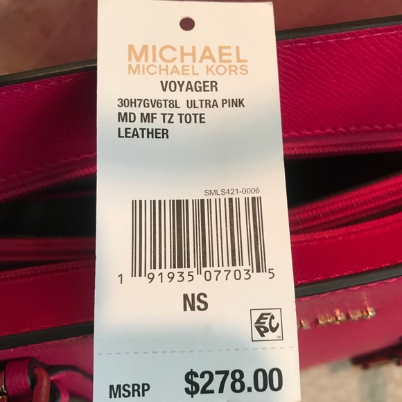 IN USE FOR SUMMER Michael Kors Voyager leather - Picture 7 of 8
